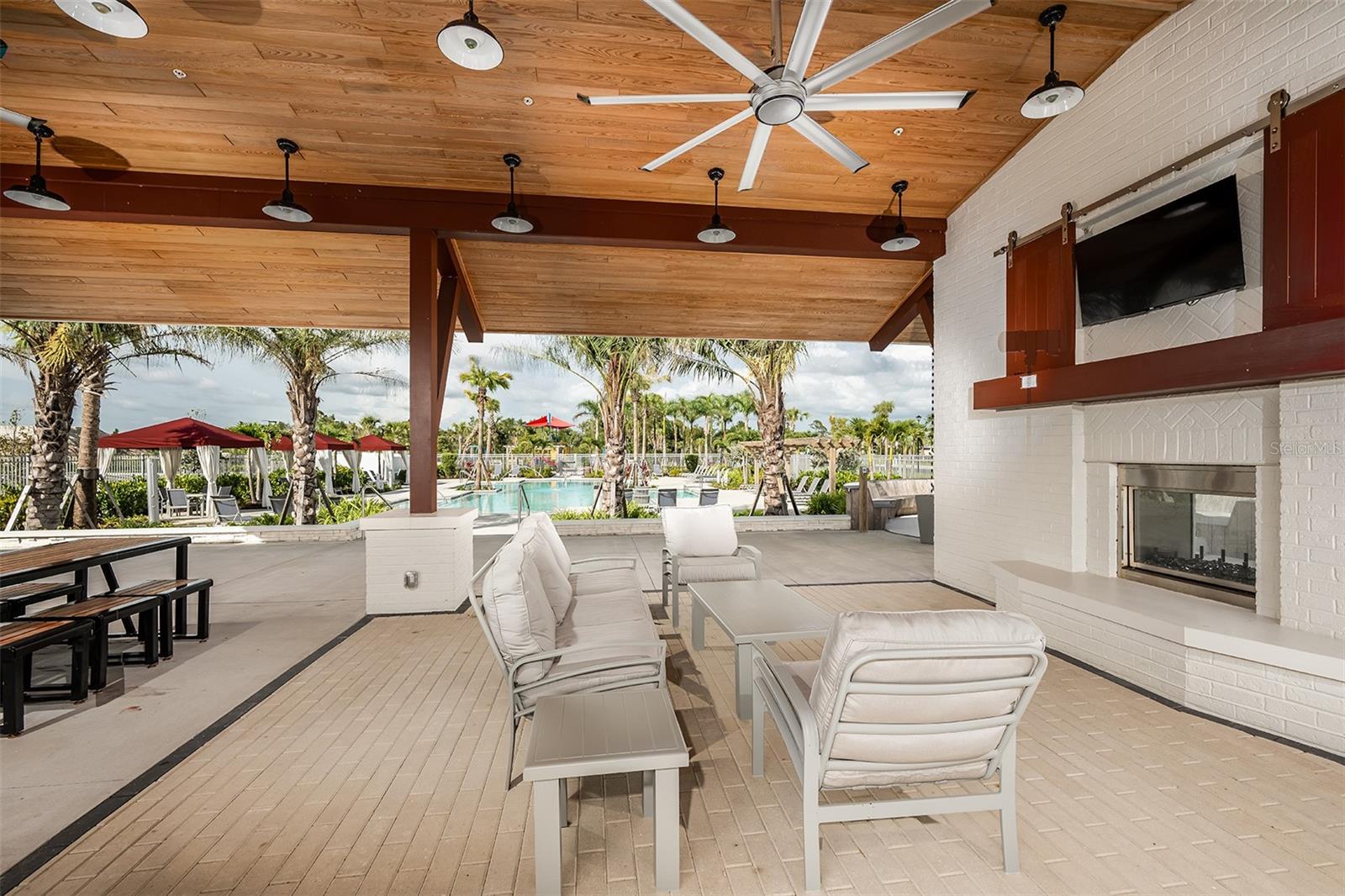 LAKESPUR AT WELLEN PARK - Residential