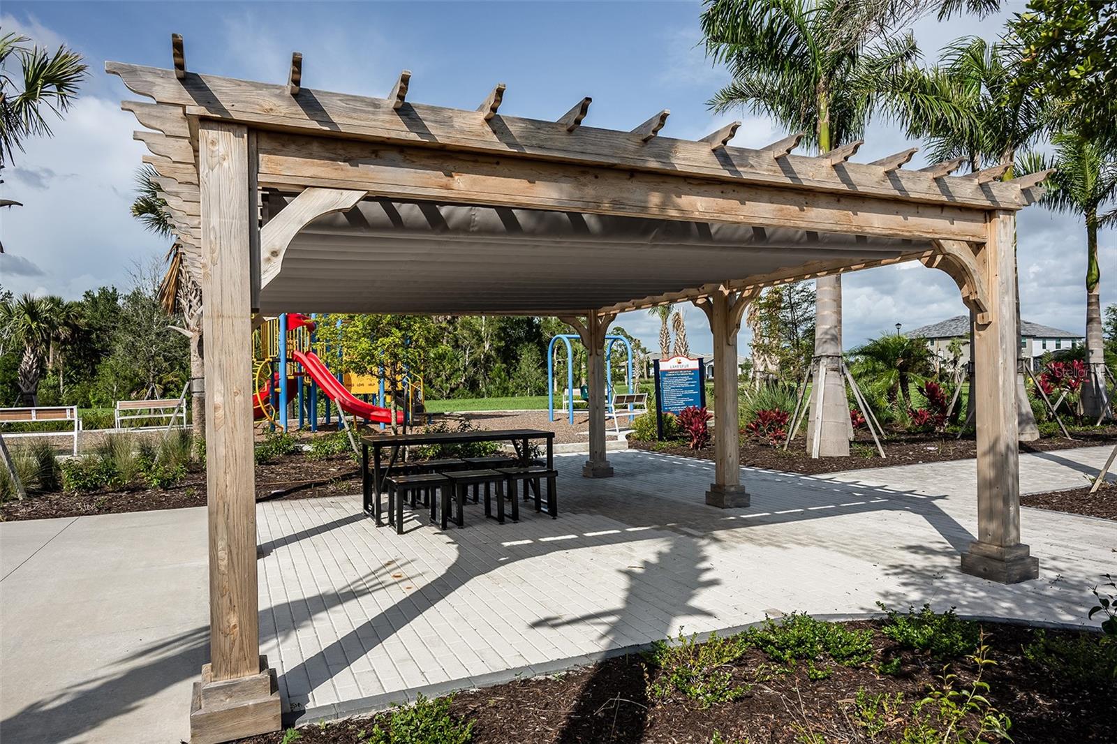 LAKESPUR AT WELLEN PARK - Residential