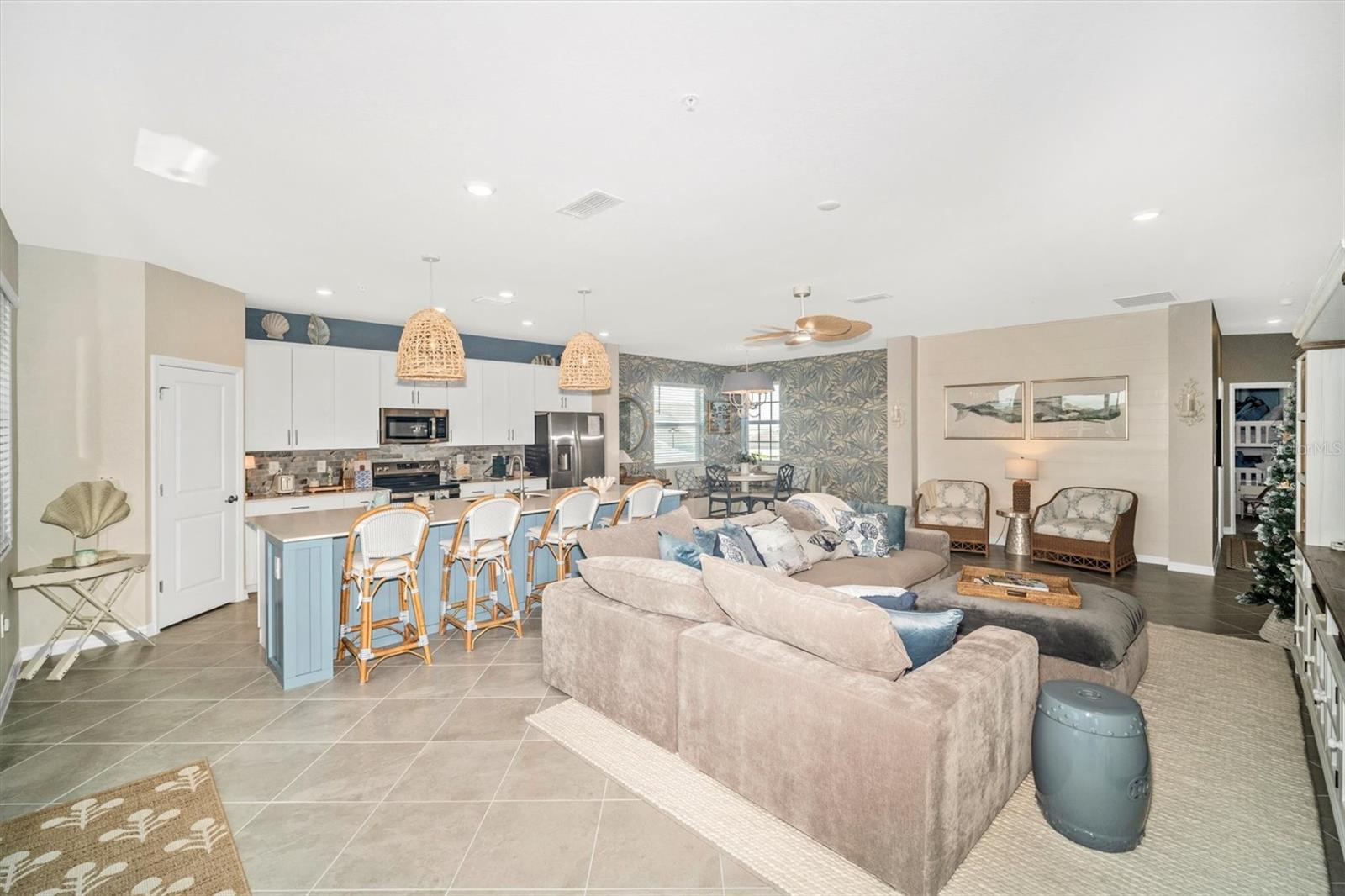 WELLEN PARK GOLF & COUNTRY CLUB - Residential Lease