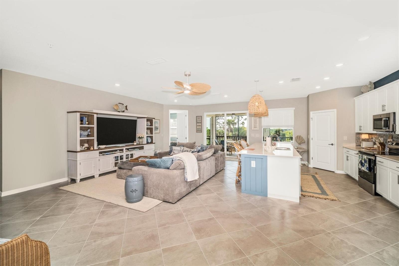 WELLEN PARK GOLF & COUNTRY CLUB - Residential Lease