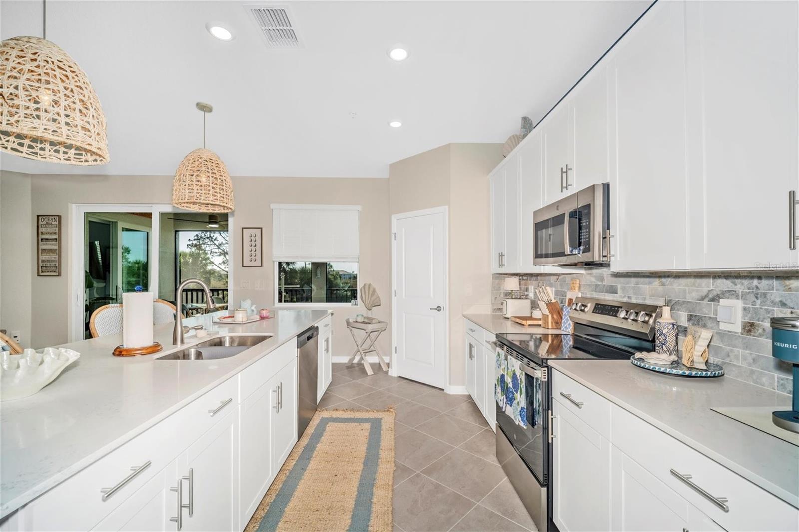 WELLEN PARK GOLF & COUNTRY CLUB - Residential Lease