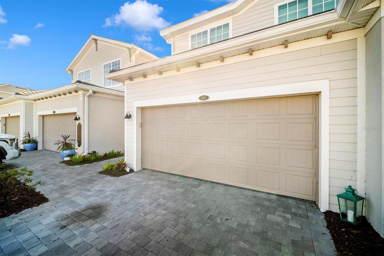 WELLEN PARK GOLF & COUNTRY CLUB - Residential Lease