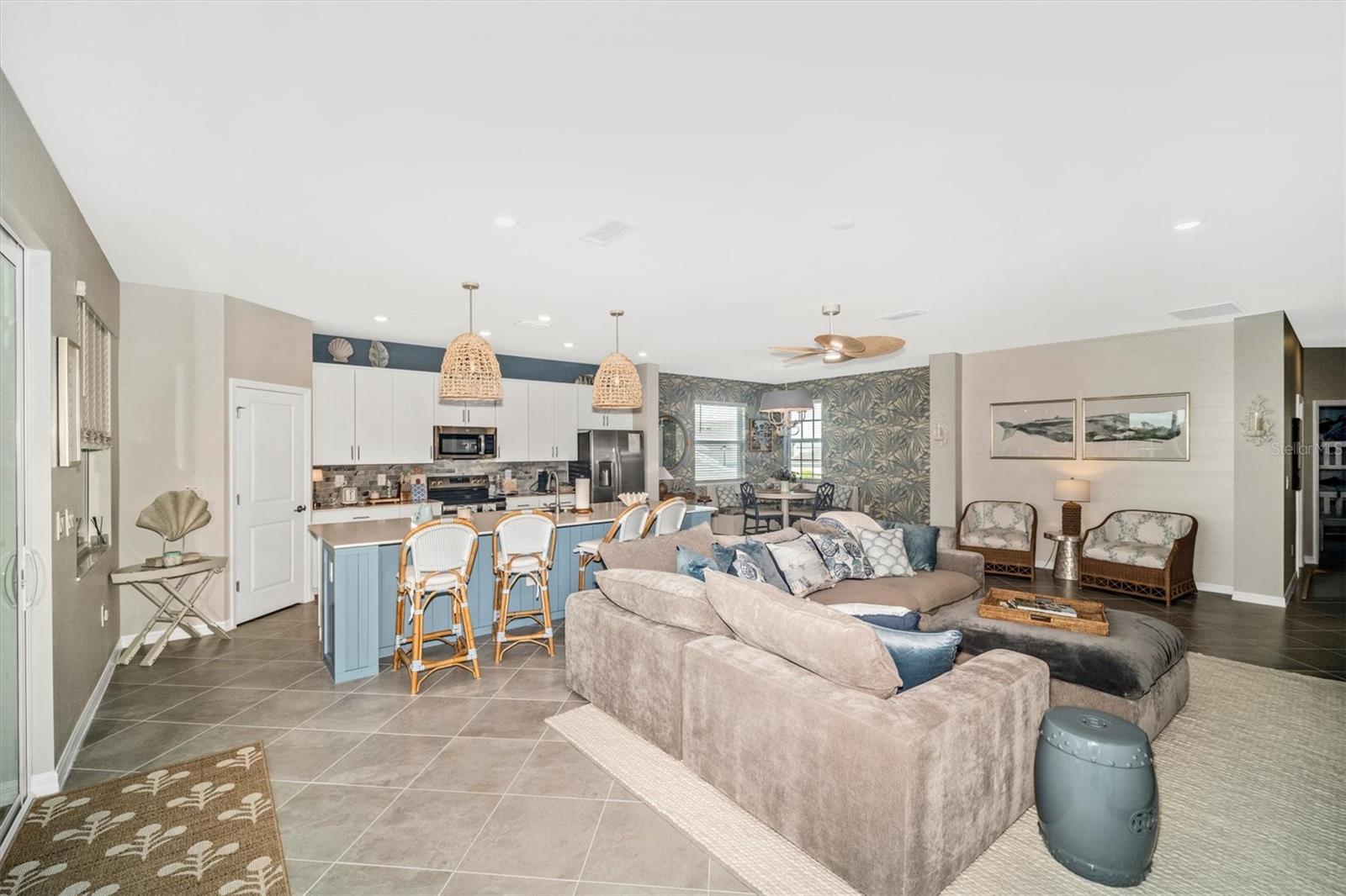 WELLEN PARK GOLF & COUNTRY CLUB - Residential Lease