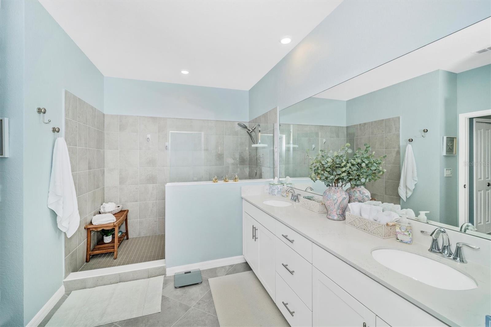 WELLEN PARK GOLF & COUNTRY CLUB - Residential Lease