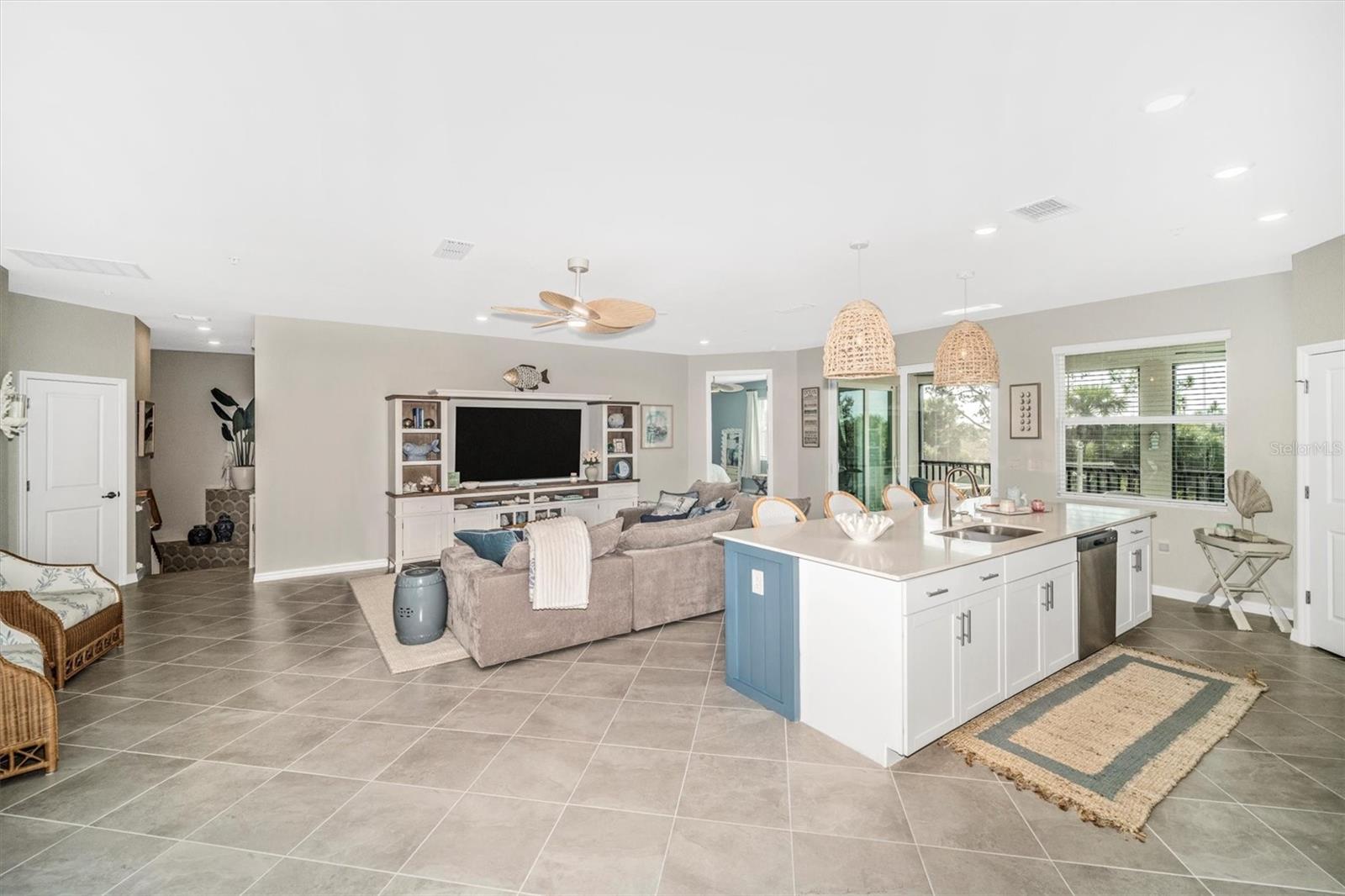 WELLEN PARK GOLF & COUNTRY CLUB - Residential Lease