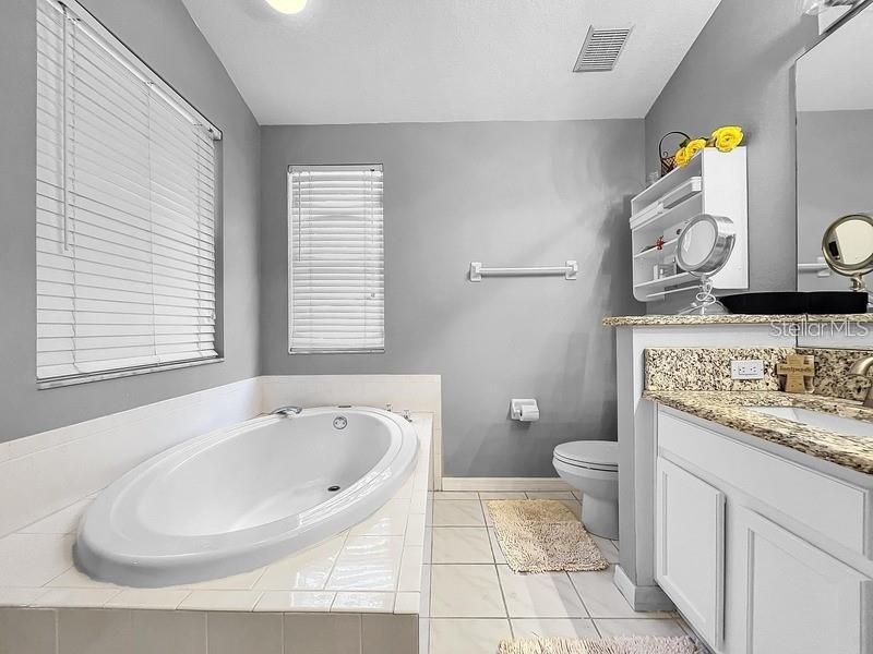 BAYSHORE TWNHS - Residential