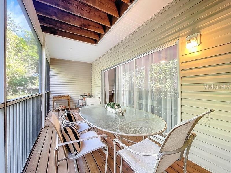 BAYSHORE TWNHS - Residential