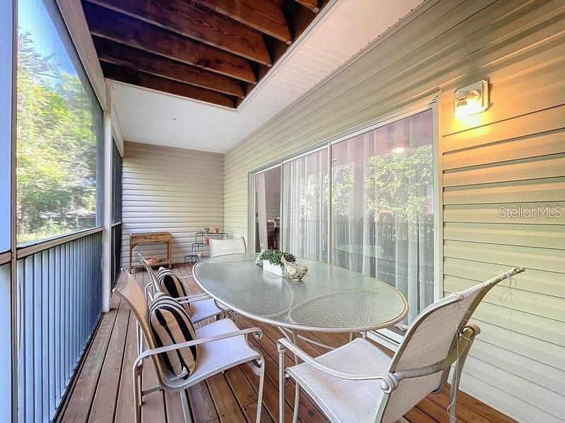 BAYSHORE TWNHS - Residential