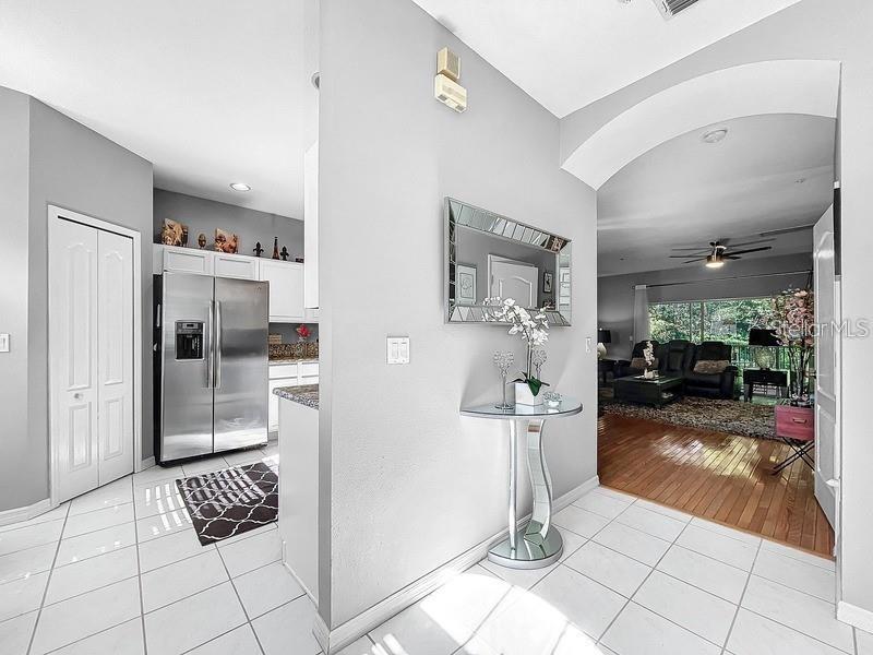 BAYSHORE TWNHS - Residential