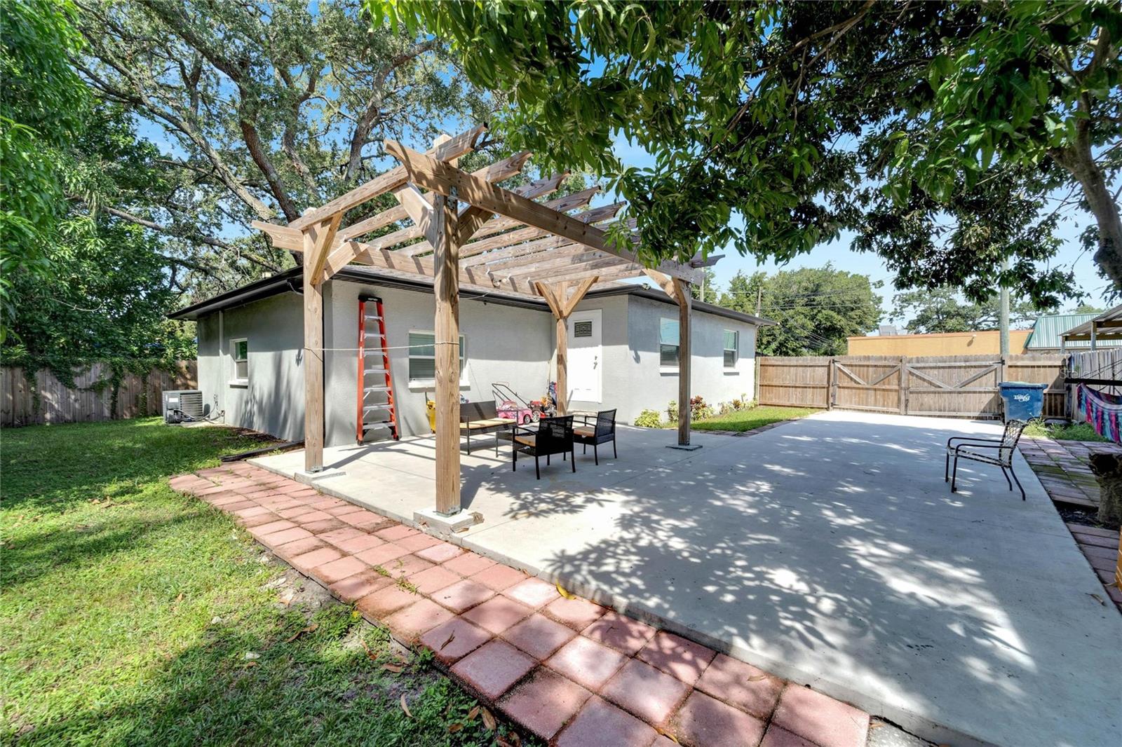 BOUR LANDS - Residential