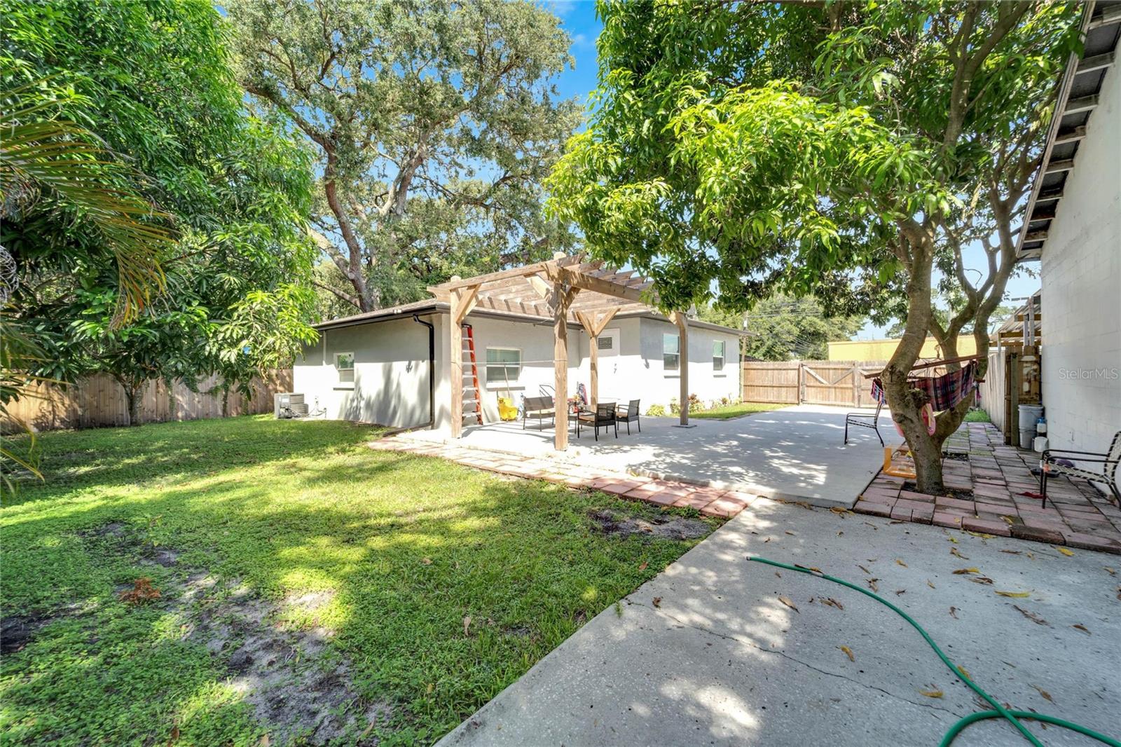 BOUR LANDS - Residential