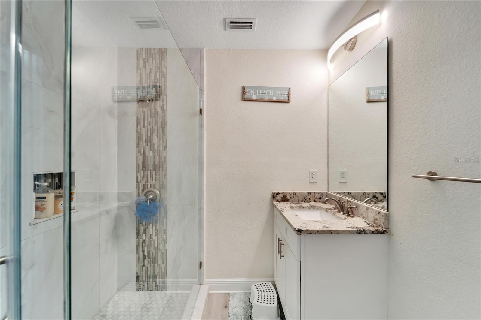 BOUR LANDS - Residential