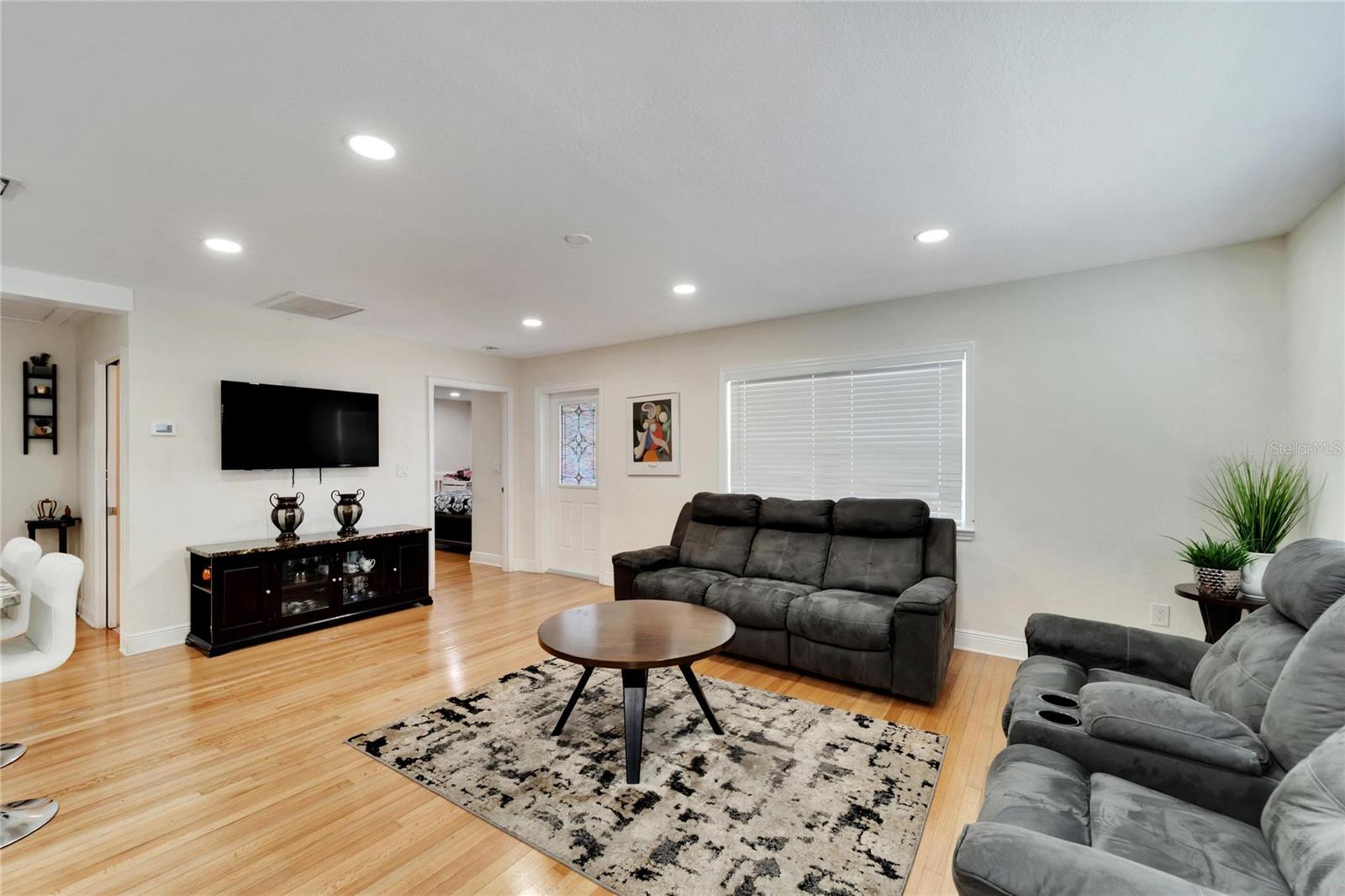 BOUR LANDS - Residential