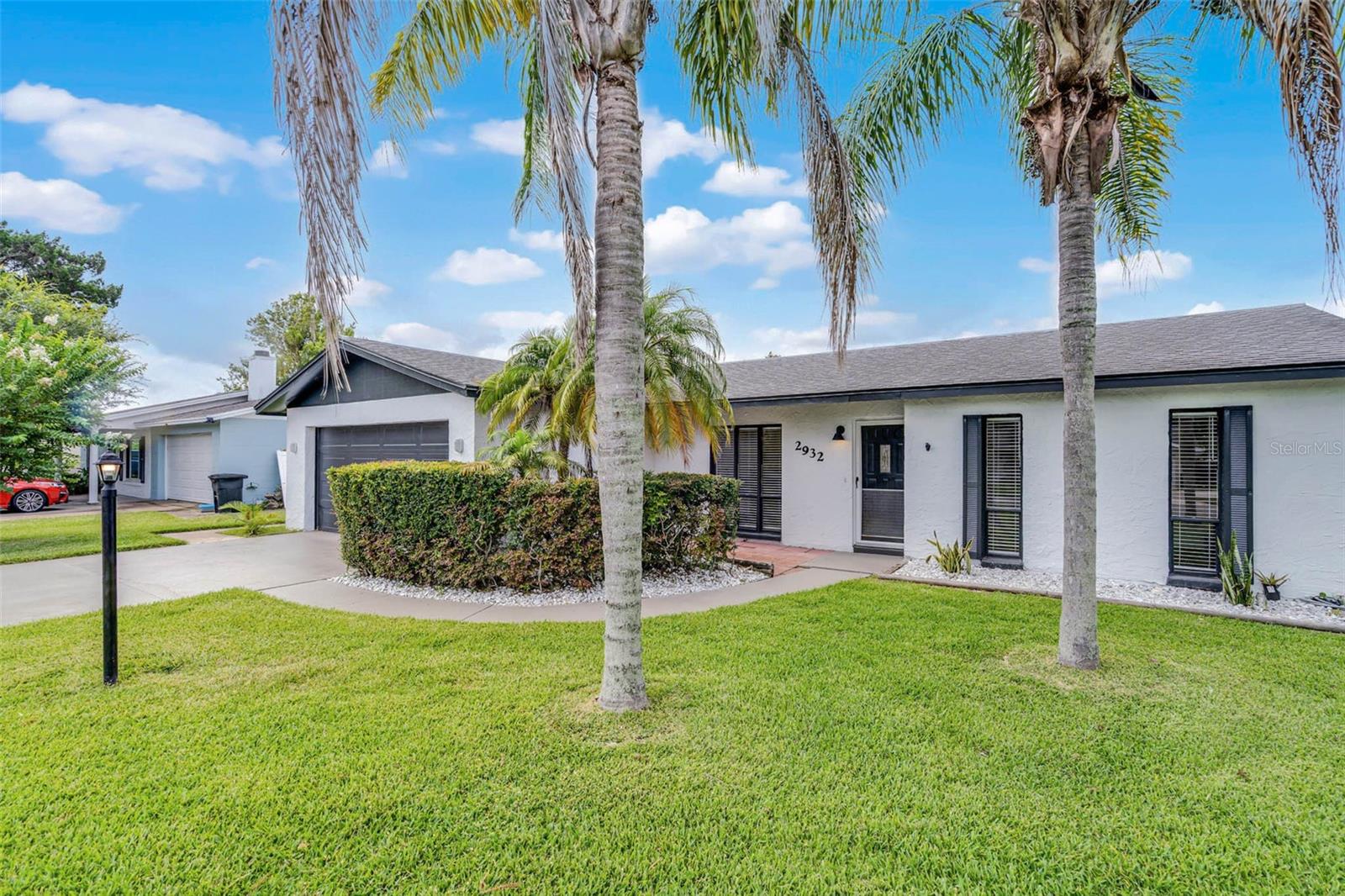 2932 CARRIAGE DRIVE