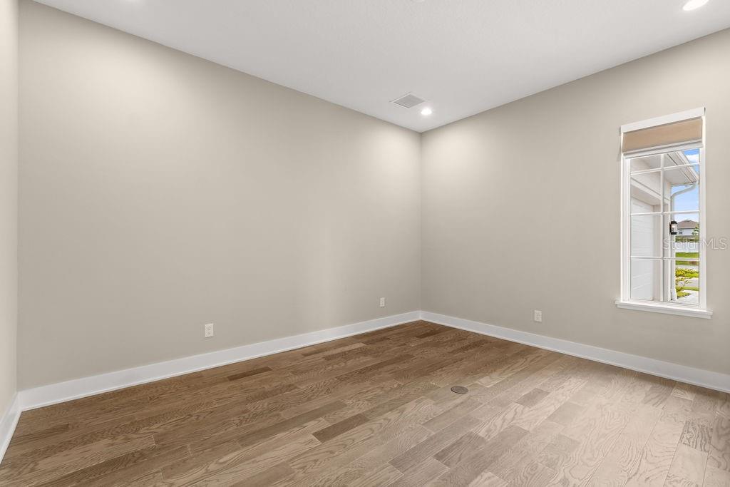 LAUREL POINTE PH 1 - Residential