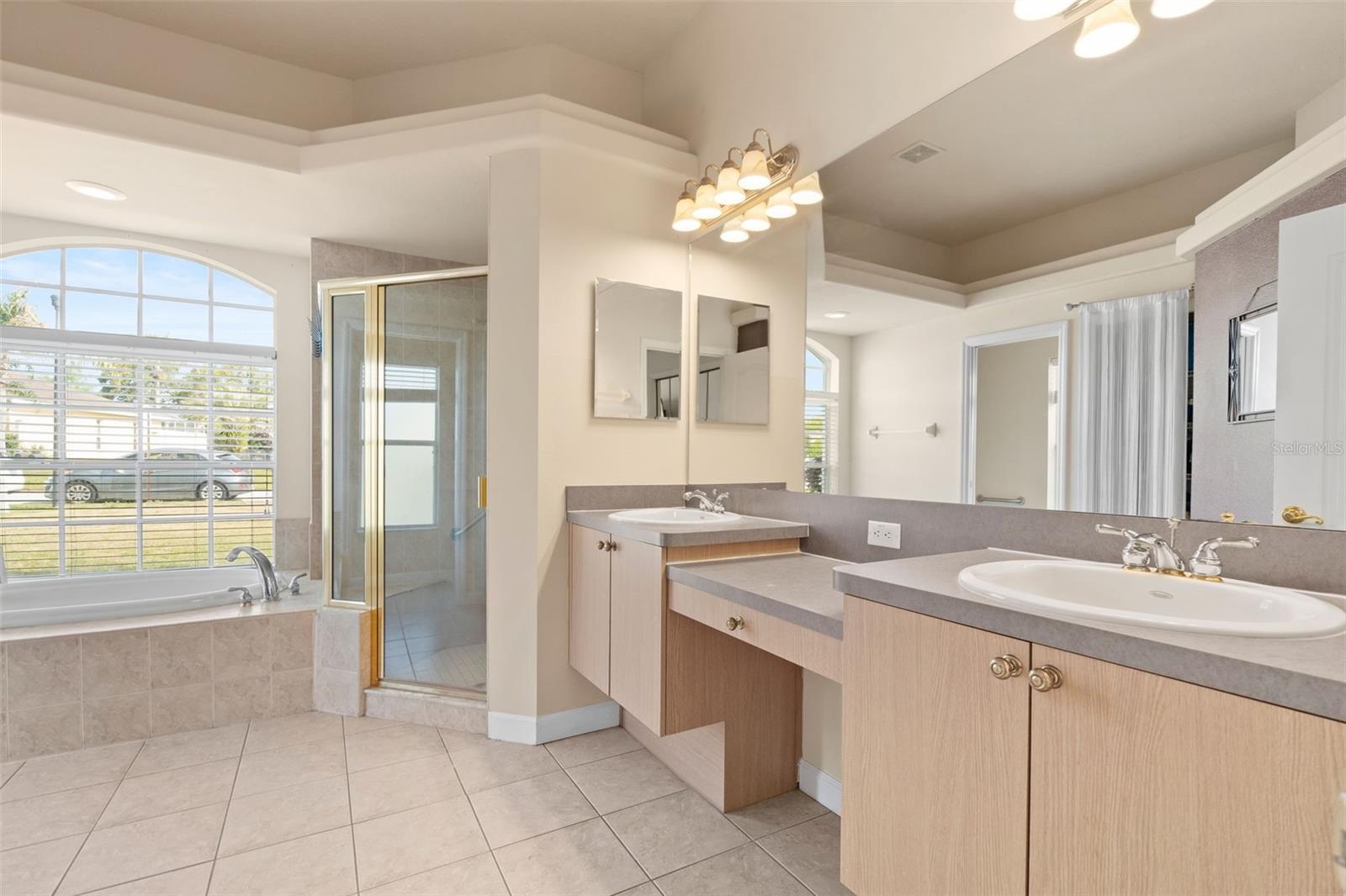 PRISTINE PLACE PH 3 - Residential