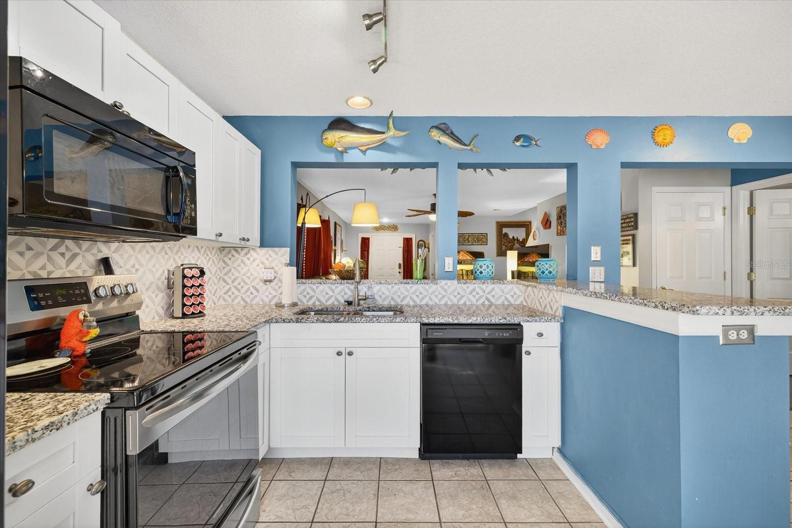 THOUSAND OAKS MULTI FAMILY - Residential