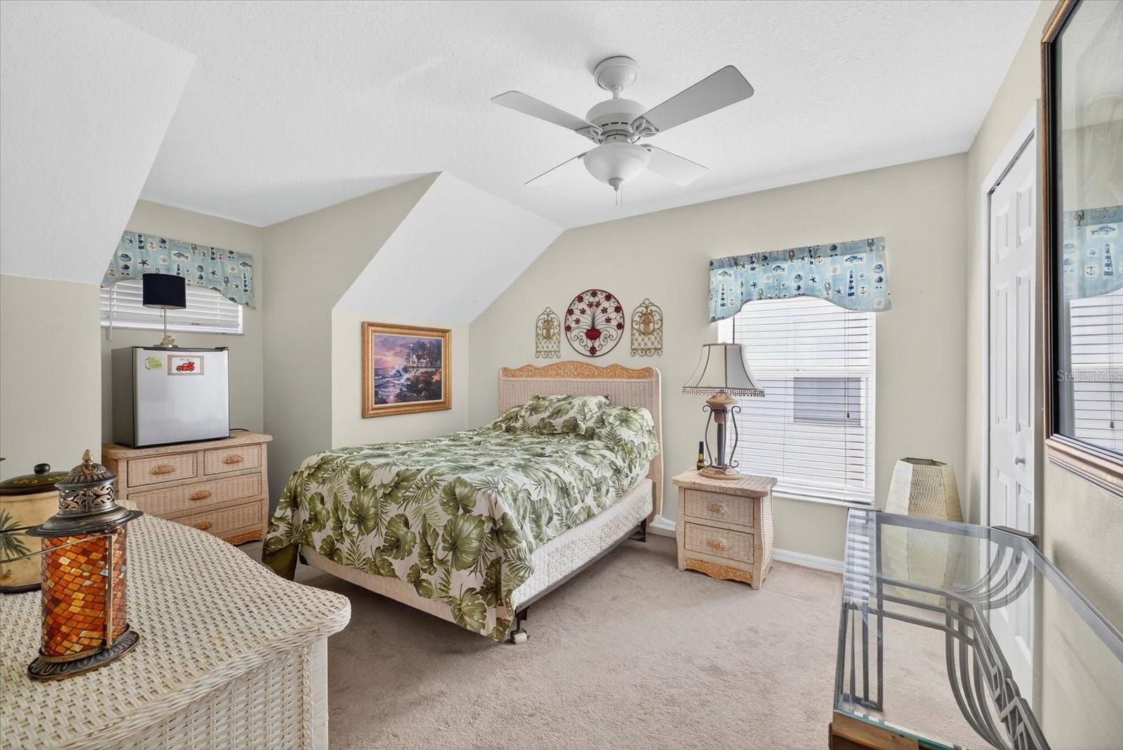 THOUSAND OAKS MULTI FAMILY - Residential