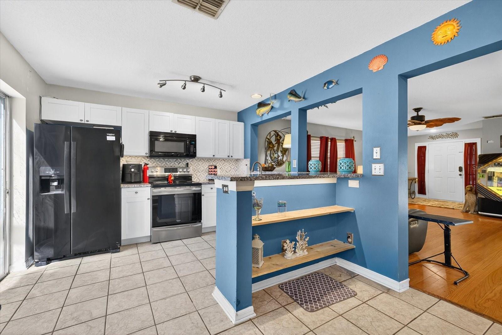 THOUSAND OAKS MULTI FAMILY - Residential