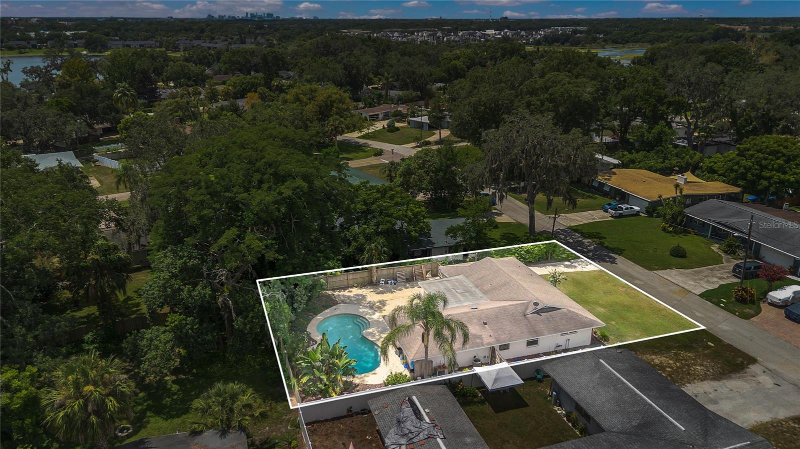 637 MAGNOLIA DRIVE