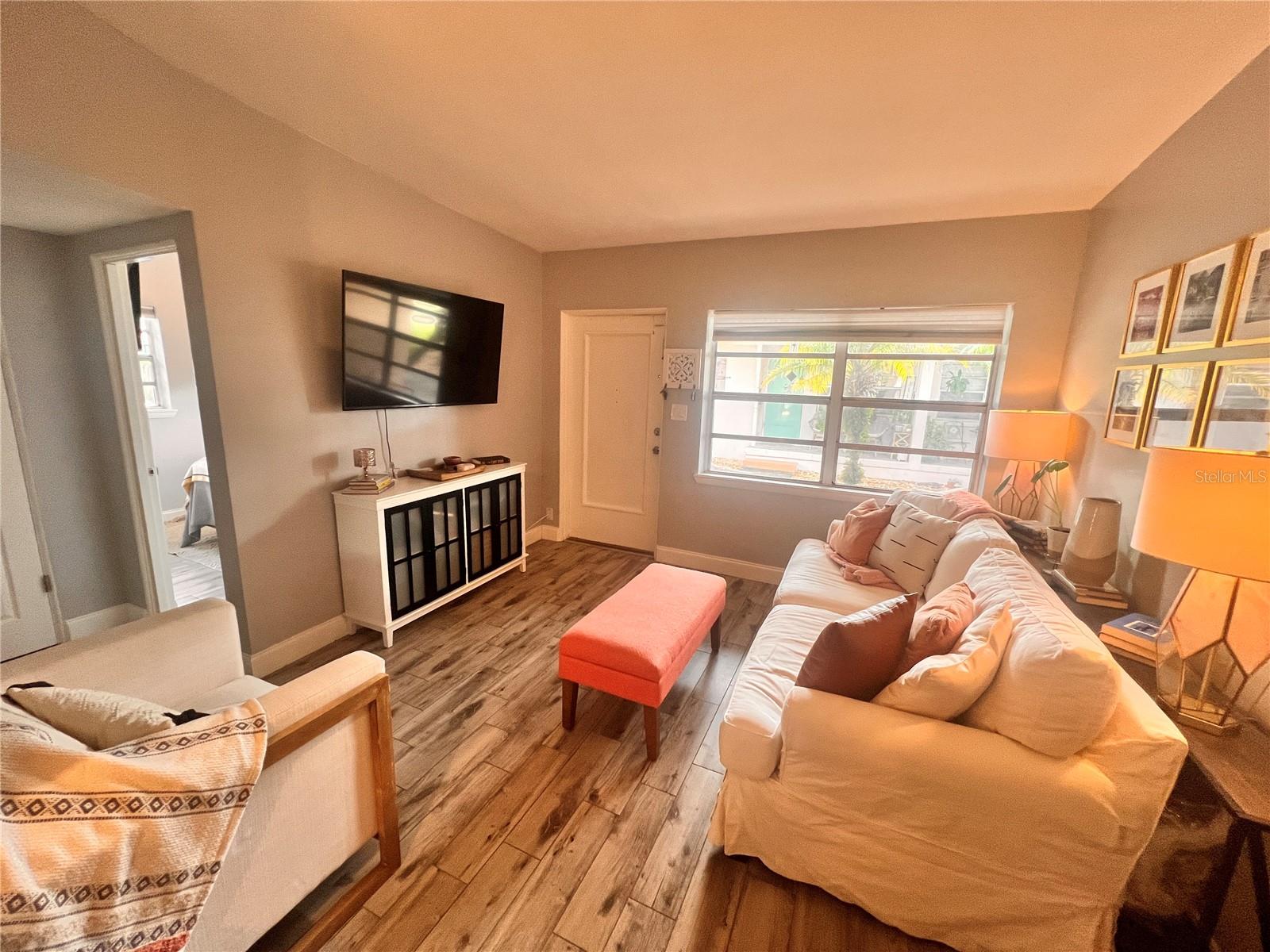 LAWNDALE - Residential Lease