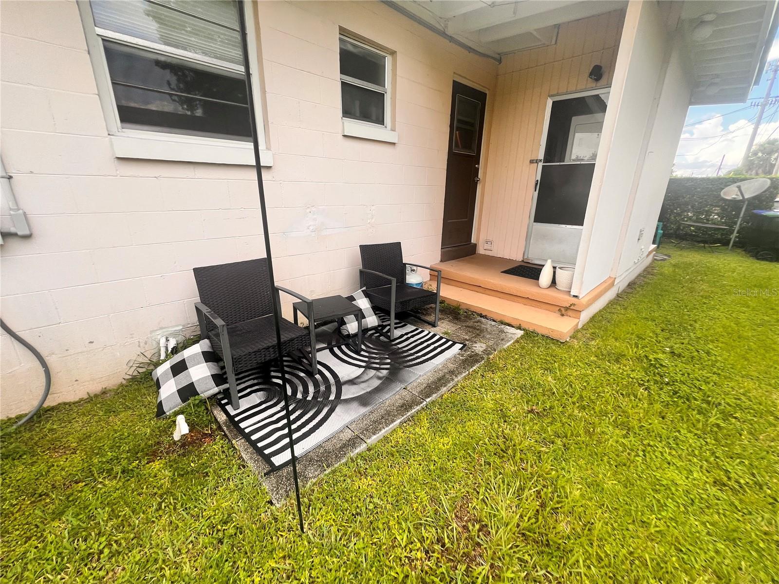 LAWNDALE - Residential Lease