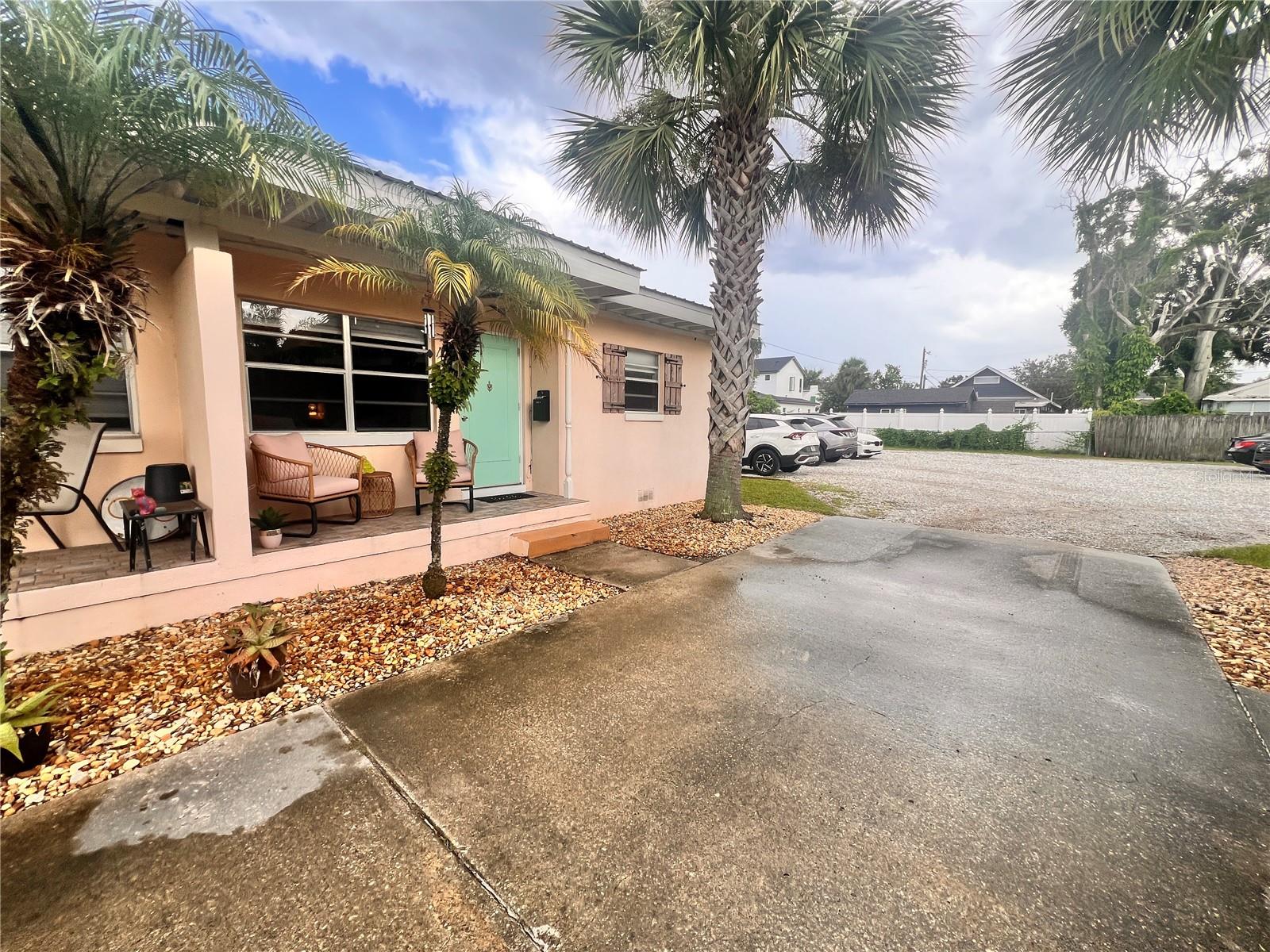 LAWNDALE - Residential Lease