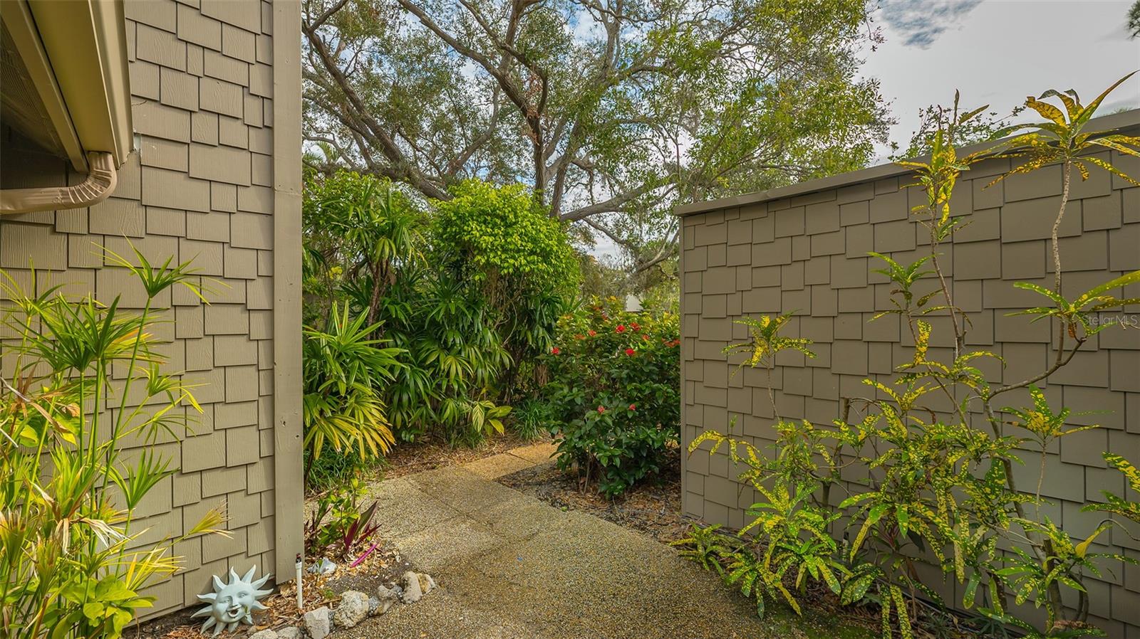 PELICAN COVE X - Residential