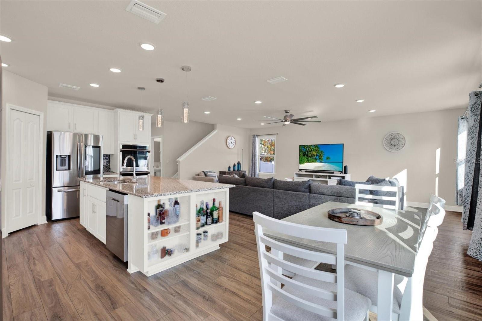 ROYAL HIGHLANDS - Residential