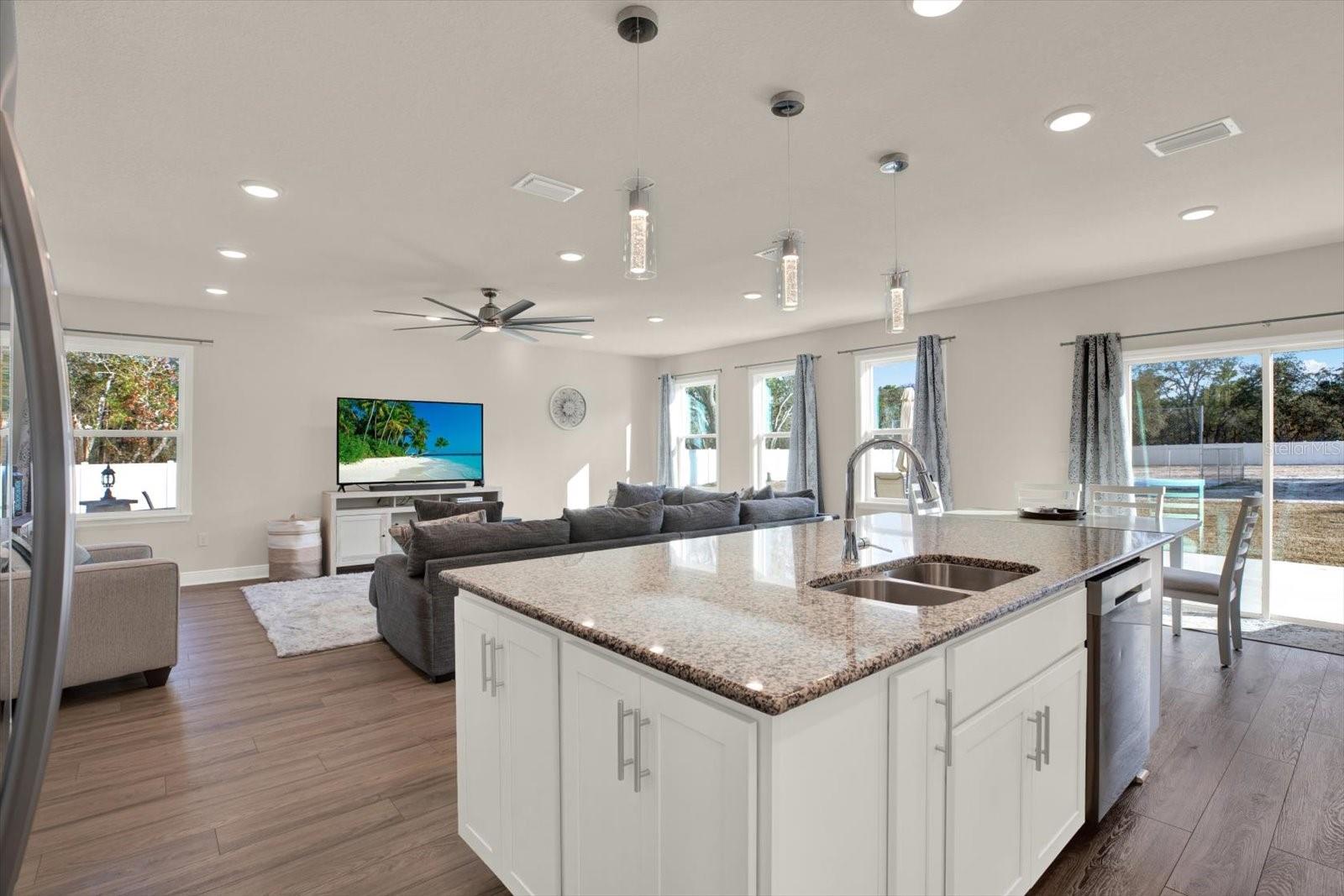 ROYAL HIGHLANDS - Residential