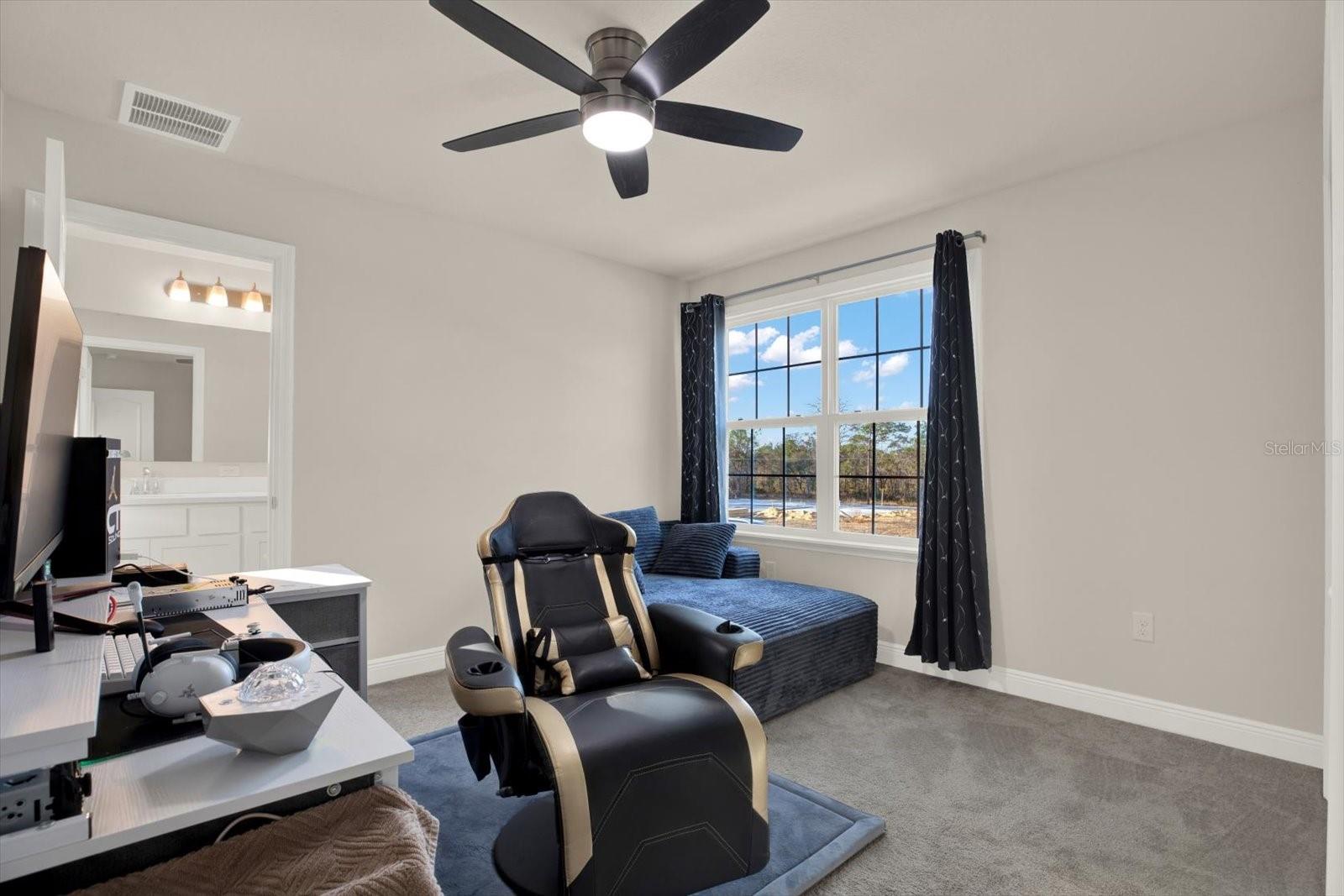 ROYAL HIGHLANDS - Residential