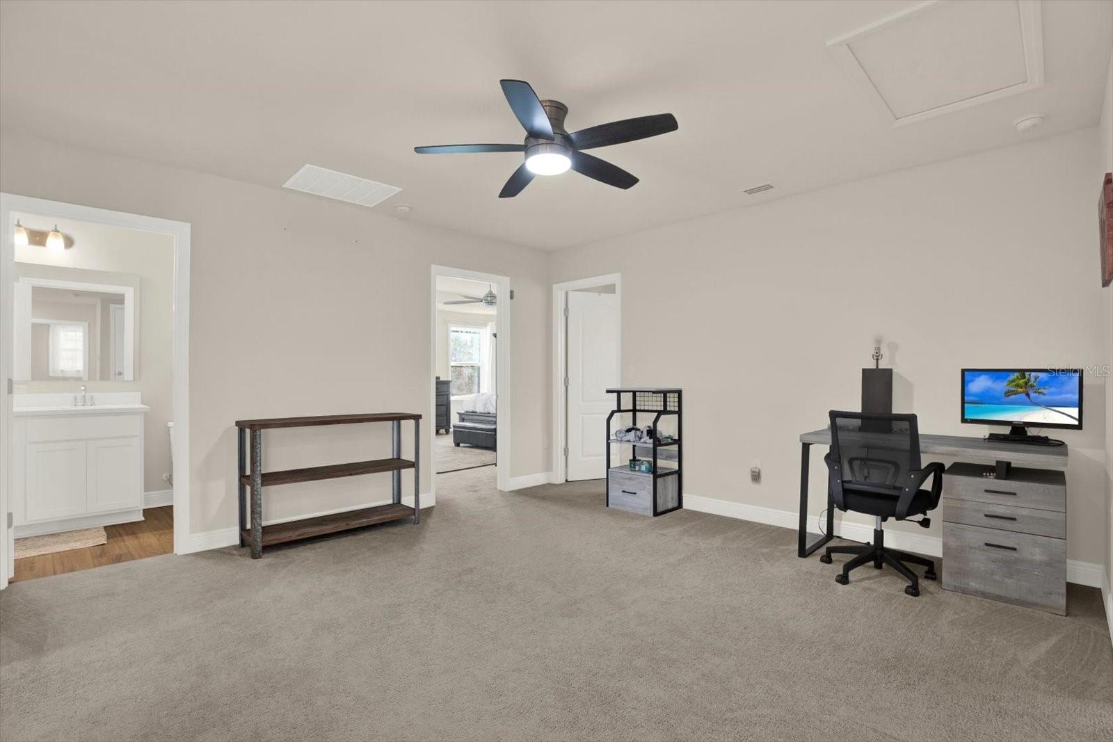 ROYAL HIGHLANDS - Residential