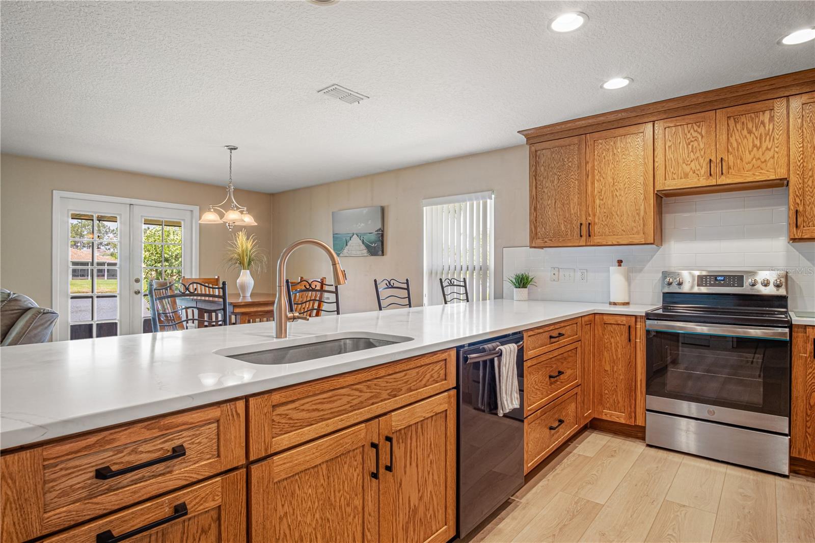 BAYBERRY LAKES - Residential