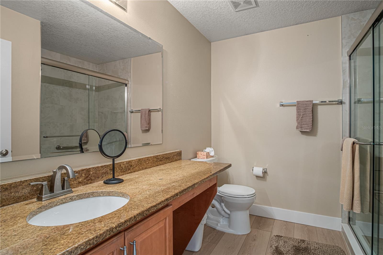 BAYBERRY LAKES - Residential