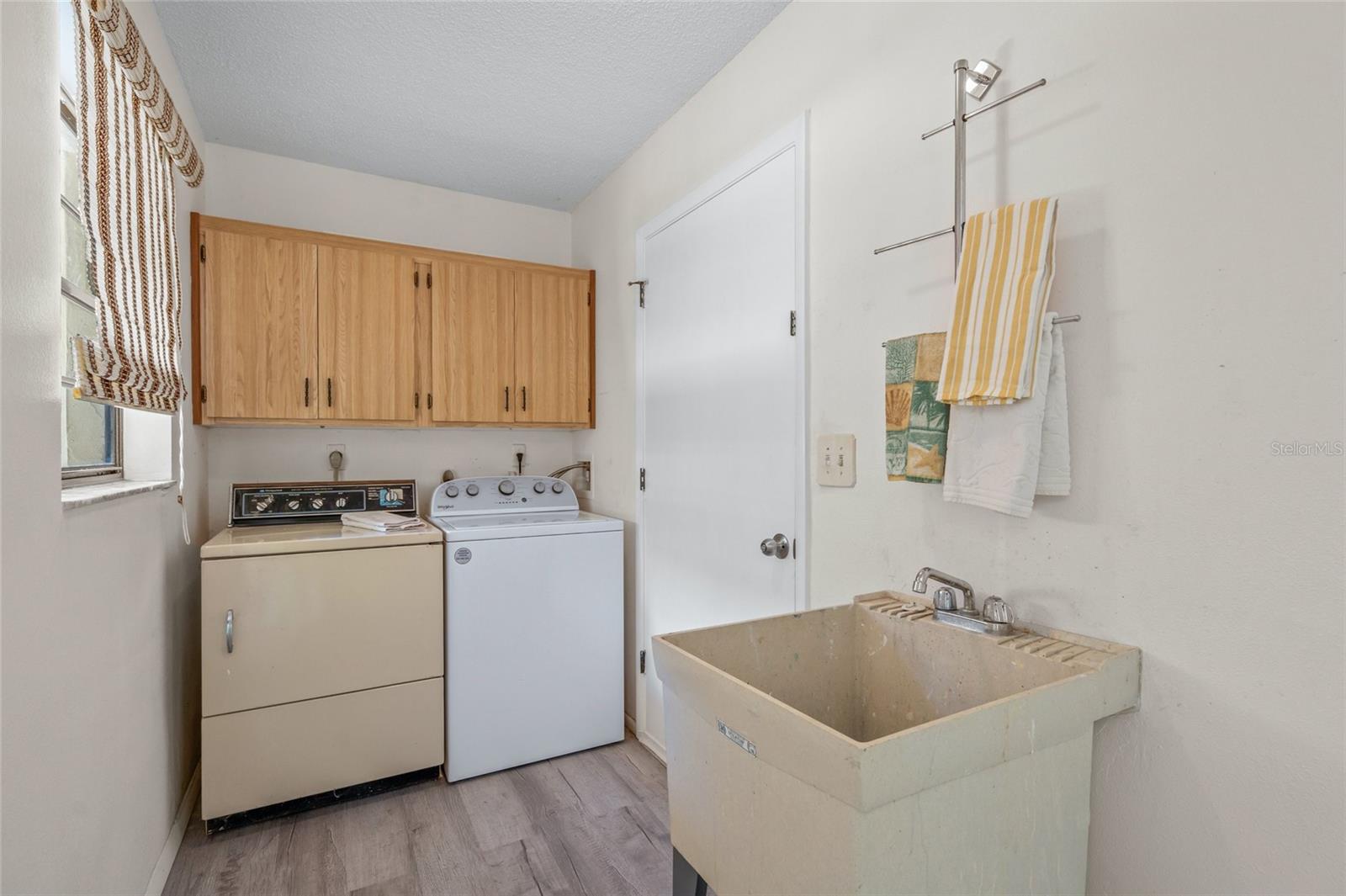 HOURGLASS LAKES PH 1 - Residential