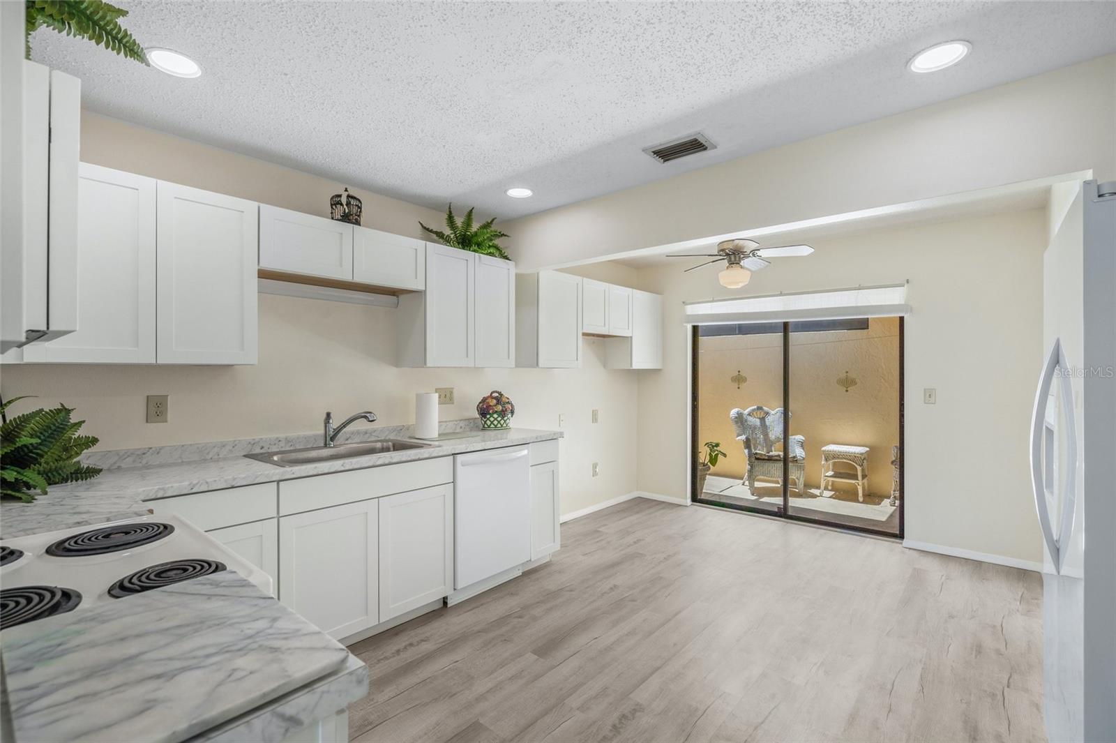 HOURGLASS LAKES PH 1 - Residential