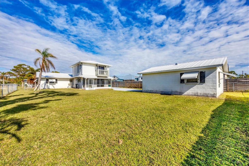 Photo of 2075 Pennsylvania Avenue, Englewood, FL 34224 (MLS # D6145930)