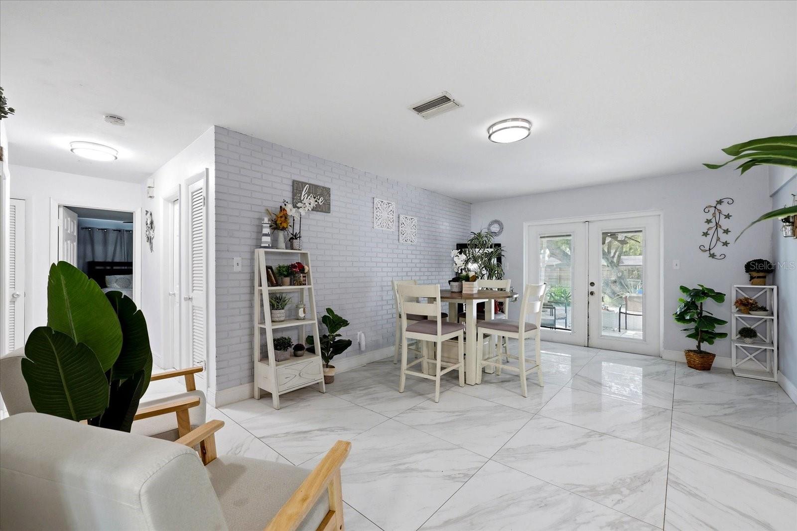 UNPLATTED - Residential