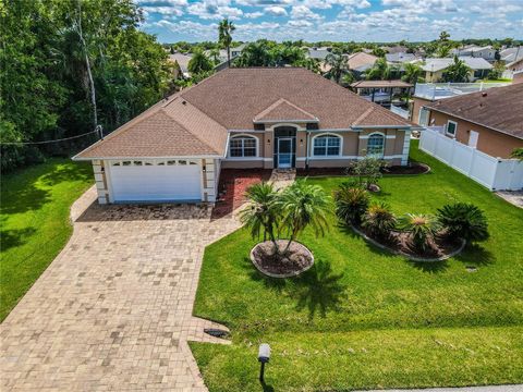 Photo of 5 Crossgate Court W, Palm Coast, FL 32137 (MLS # FC314099)