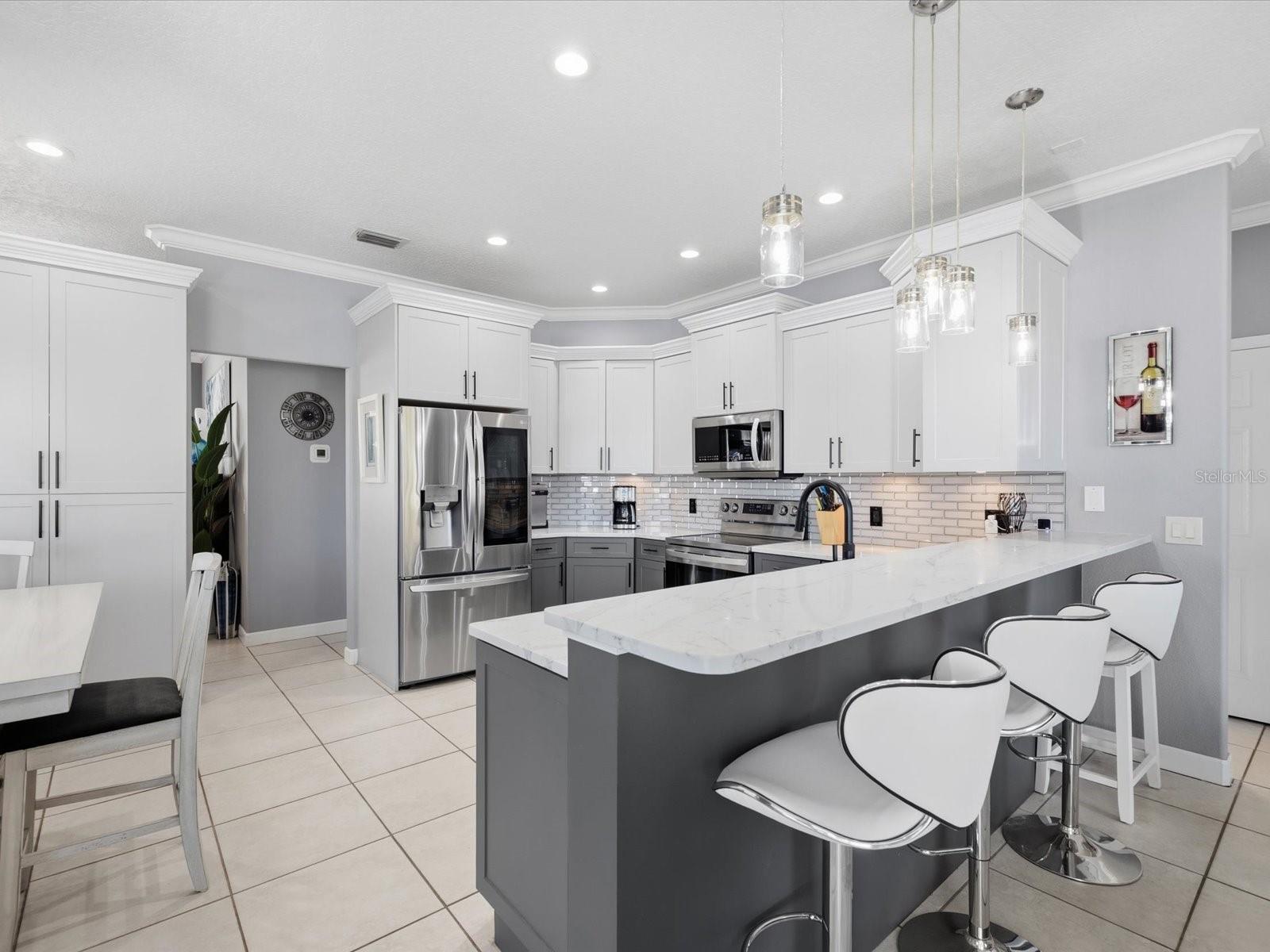 CYPRESS LAKES - Residential