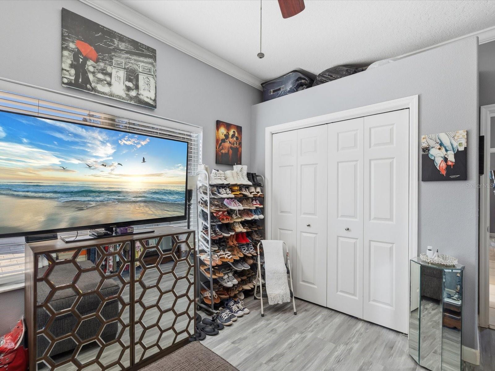 CYPRESS LAKES - Residential