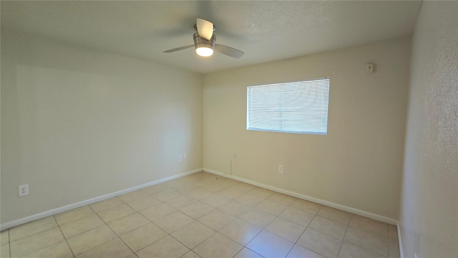 PLAZA DE LAS FUENTES CONDO - Residential