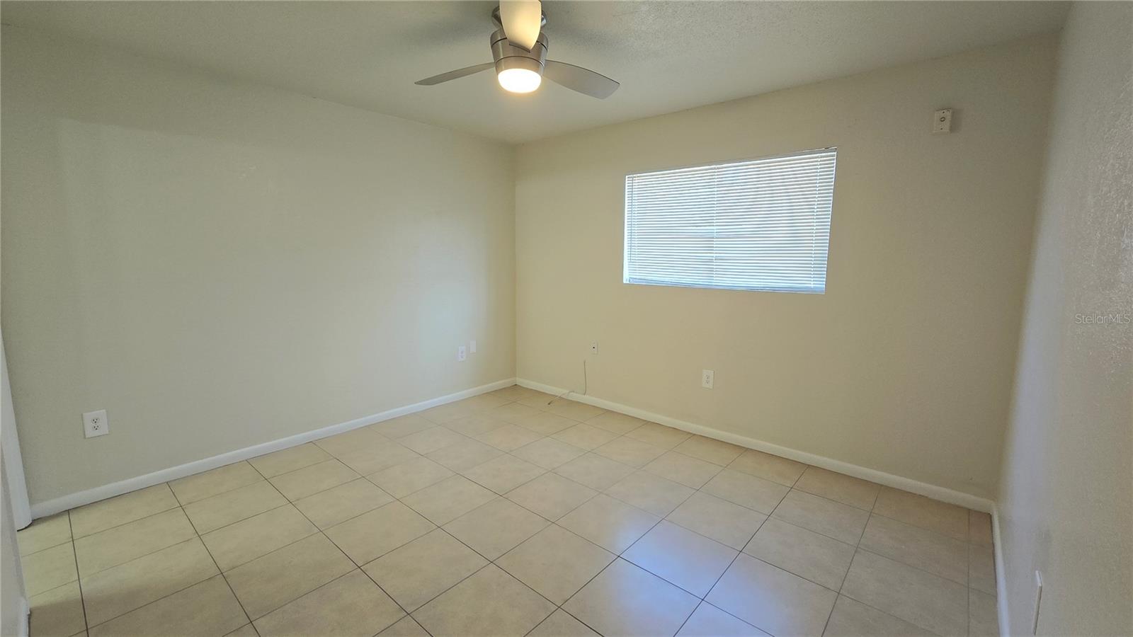 PLAZA DE LAS FUENTES CONDO - Residential