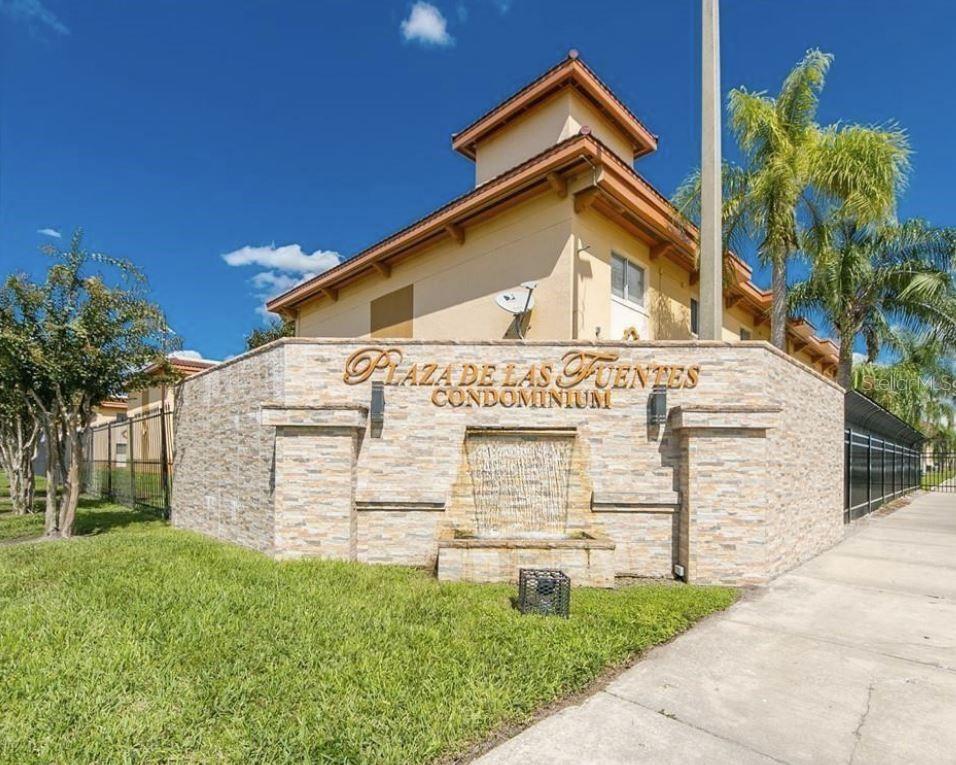 PLAZA DE LAS FUENTES CONDO - Residential