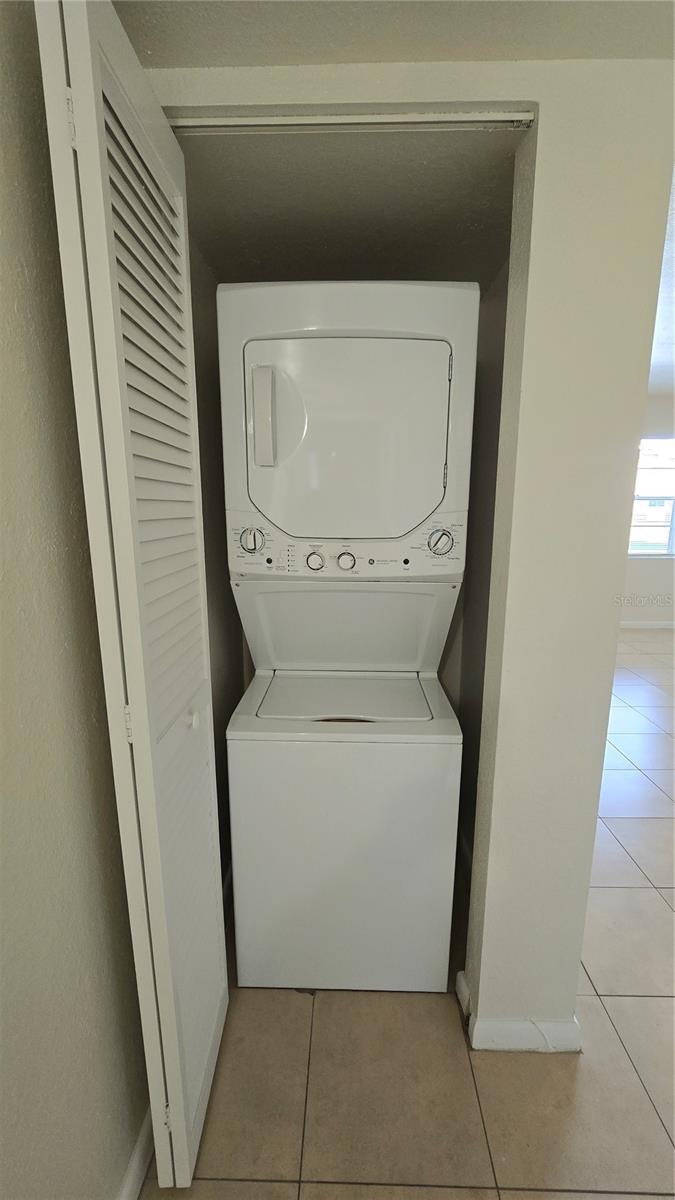 PLAZA DE LAS FUENTES CONDO - Residential