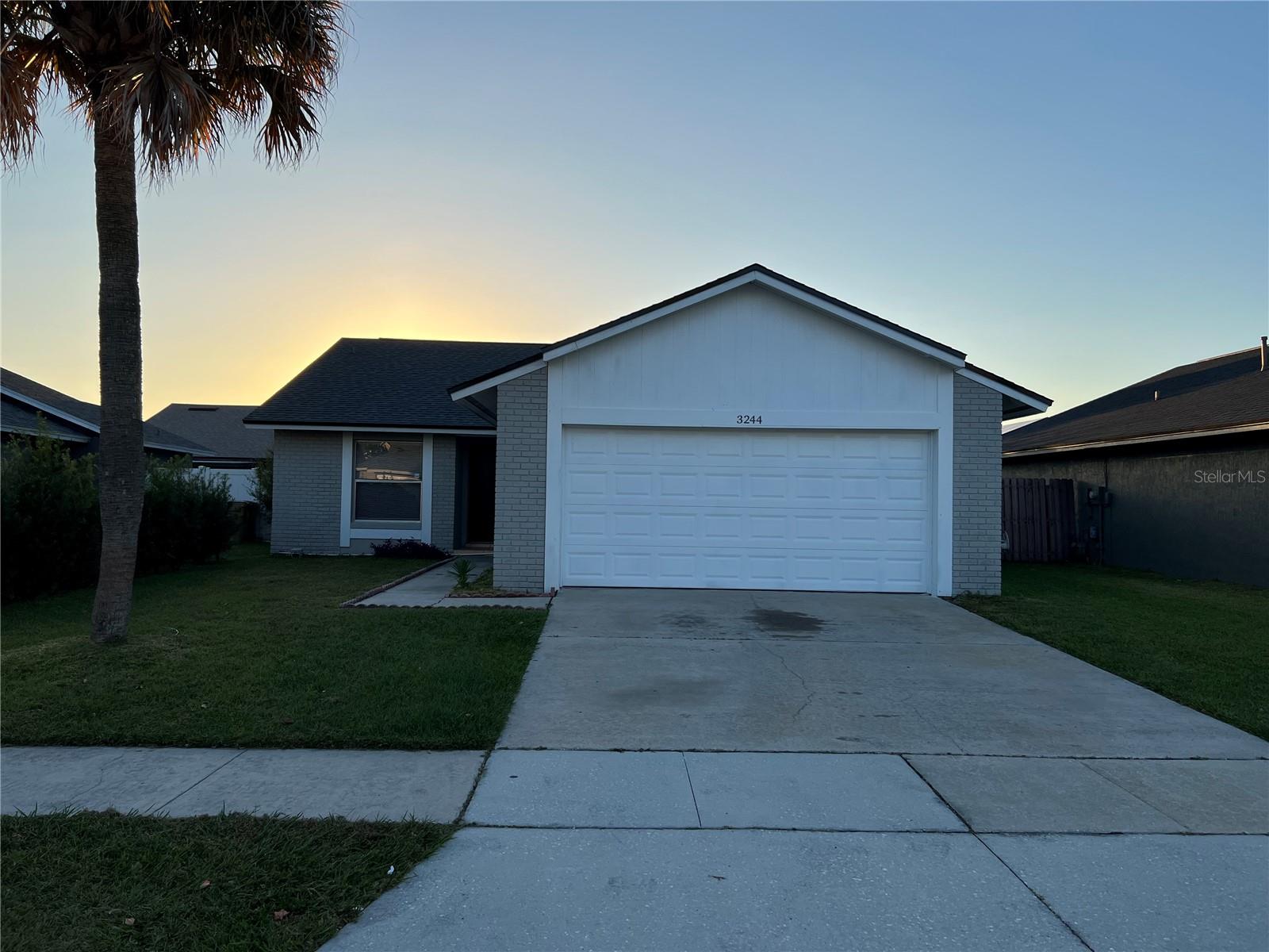 INDIAN WELLS UNIT 5 - Residential Lease