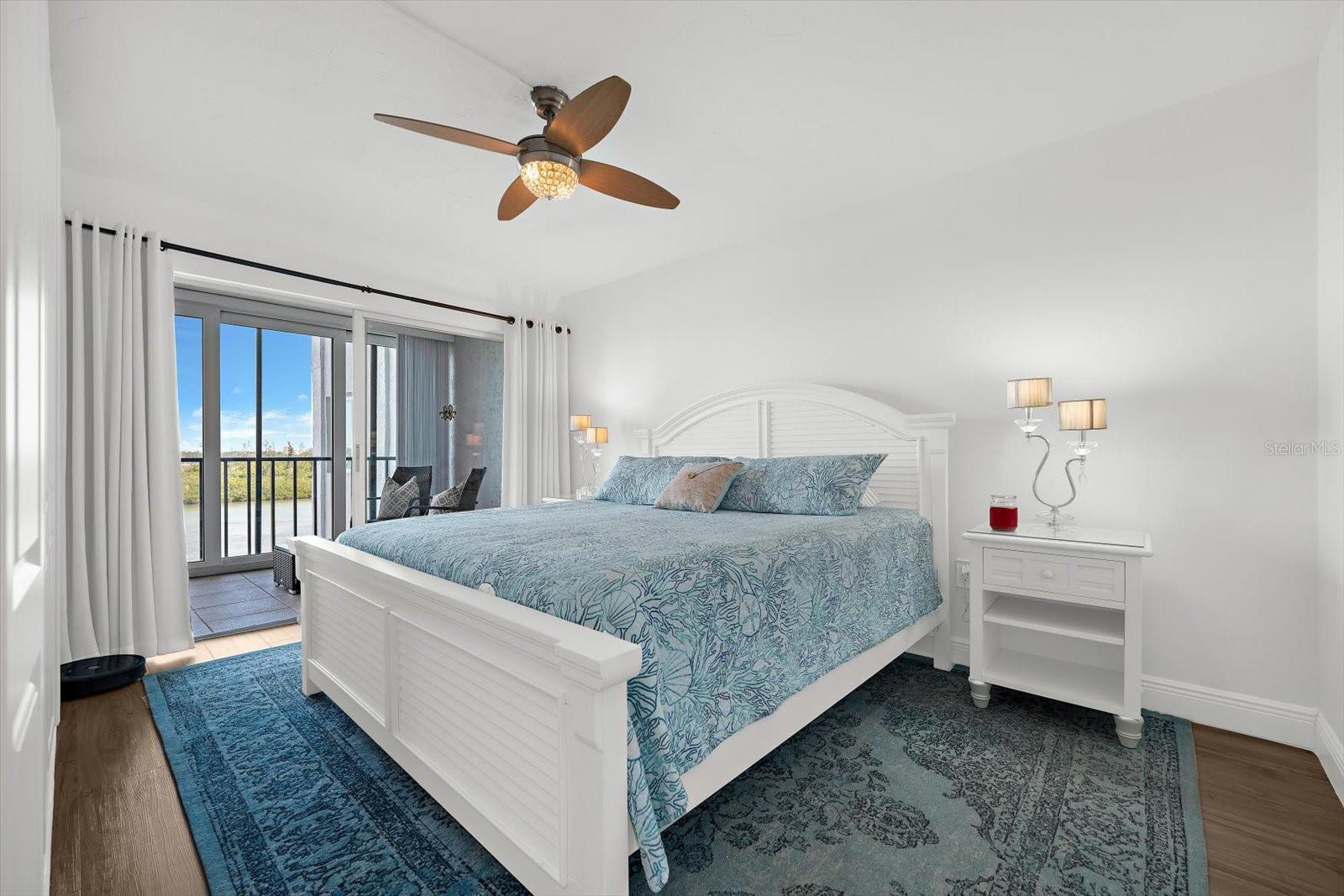 POINTE ON MIDNIGHT PASS - Residential