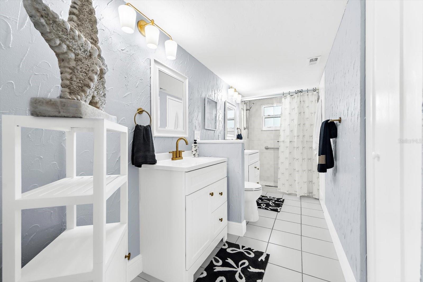 POINTE ON MIDNIGHT PASS - Residential