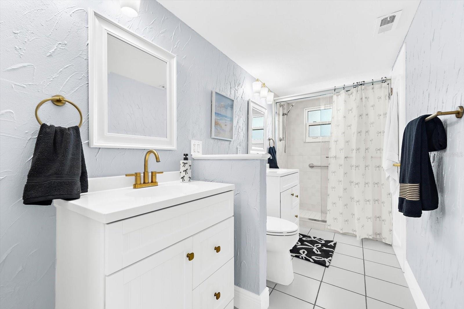 POINTE ON MIDNIGHT PASS - Residential