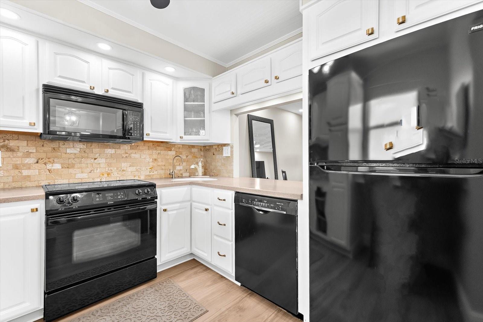 POINTE ON MIDNIGHT PASS - Residential